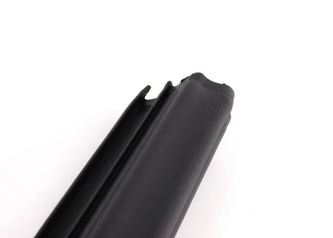 NEW BMW Z4 ROADSTER E85 LEFT CENTRE WINDOW GUIDE 54317043895 7043895 ORIGINAL