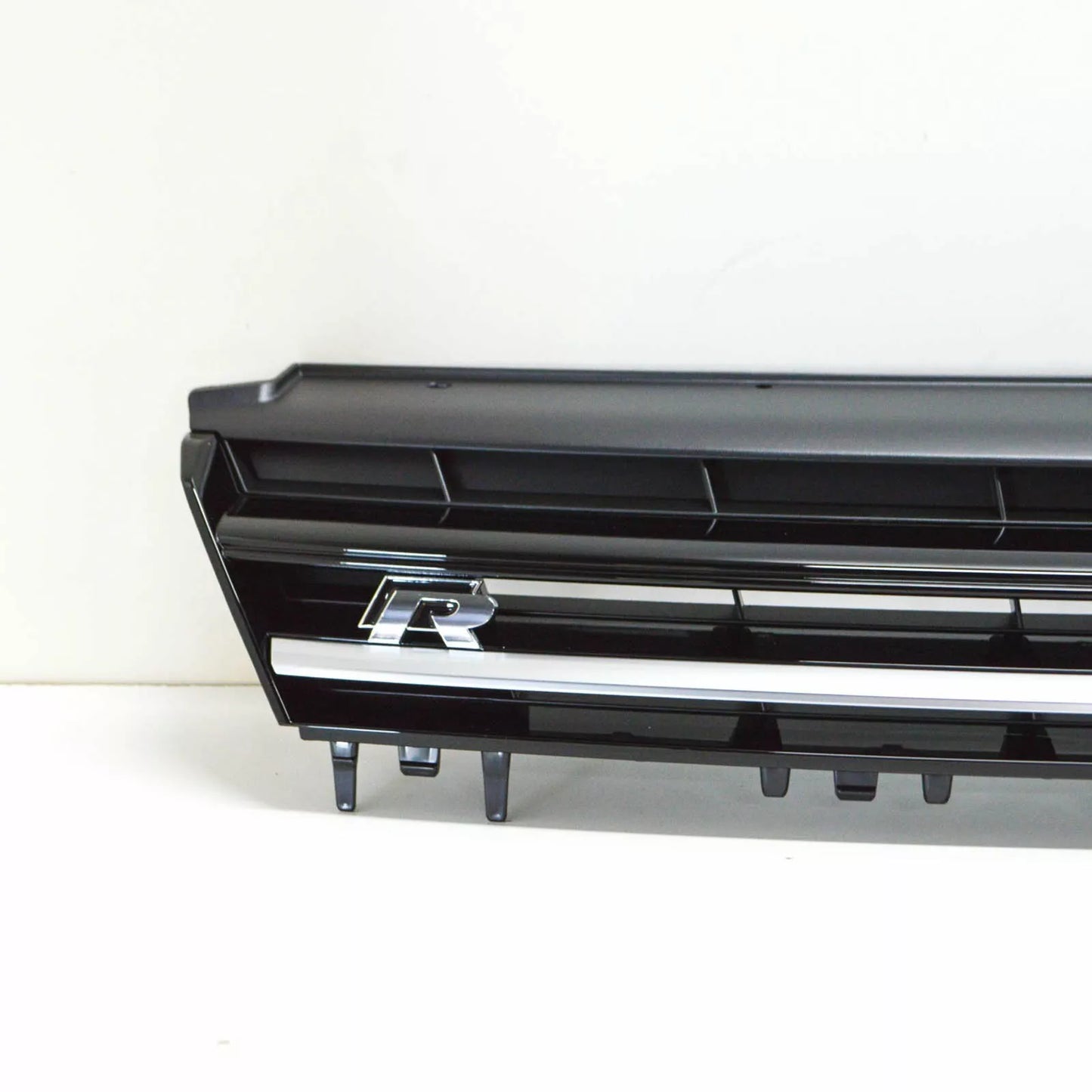 NEW VW GOLF MK7 5G R-LINE FRONT BUMPER RADIATOR GRILLE 5G0853651EADQ ORIGINAL