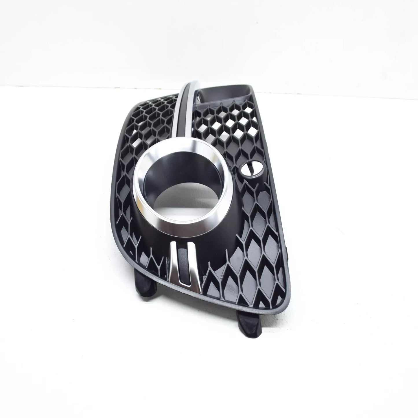 NEW AUDI Q5 8R FRONT RIGHT GRILL 8R0807682ABBFM 8R0807682AB BFM ORIGINAL