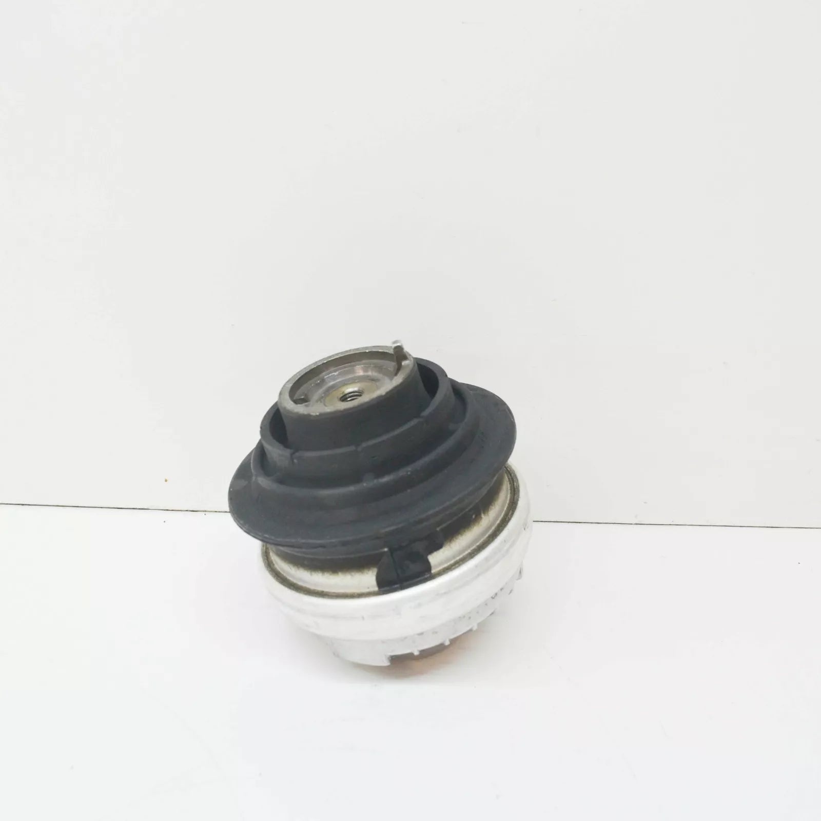 NEW MERCEDES-BENZ E W211 FRONT LEFT ENGINE MOUNT A2112400317