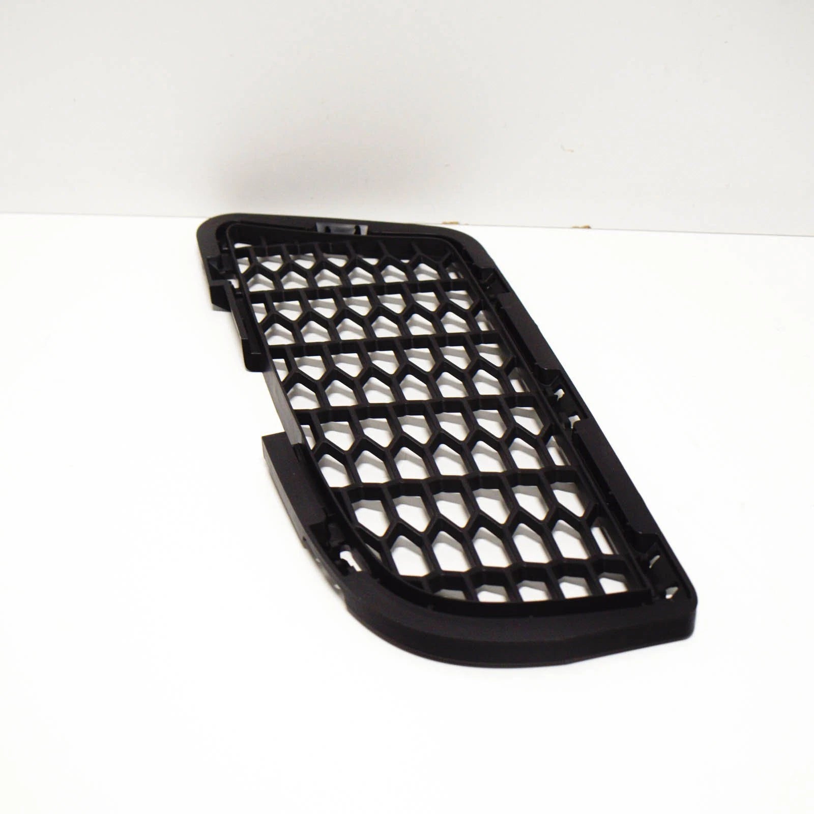 NEW BMW M5 F10 FRONT BUMPER RIGHT AIR INTAKE GRILLE 51118047394 ORIGINAL