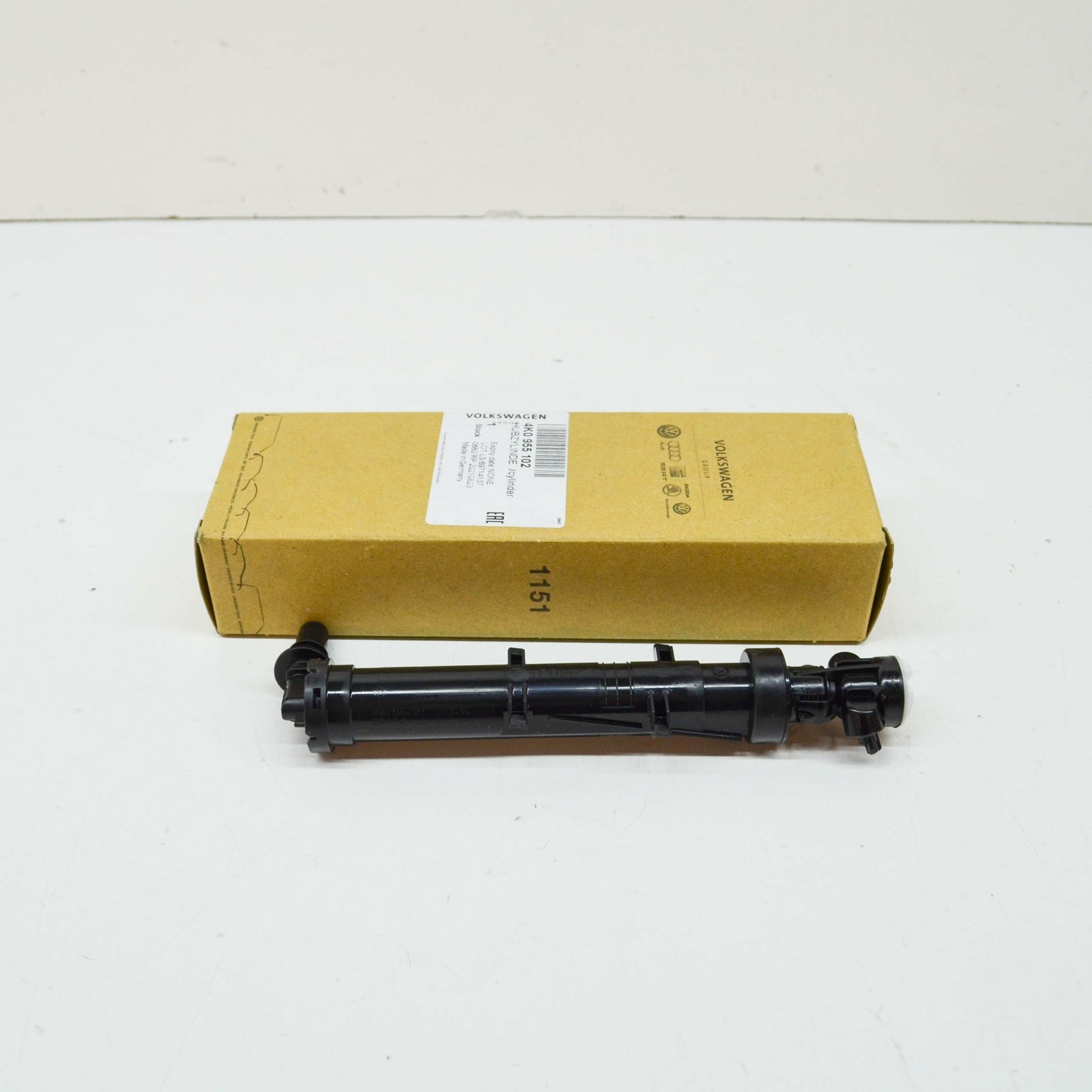 NEW AUDI A6 C8 FRONT BUMPER RIGHT HEADLIGHT WASHER CYLINDER 4K0955102 ORIGINAL