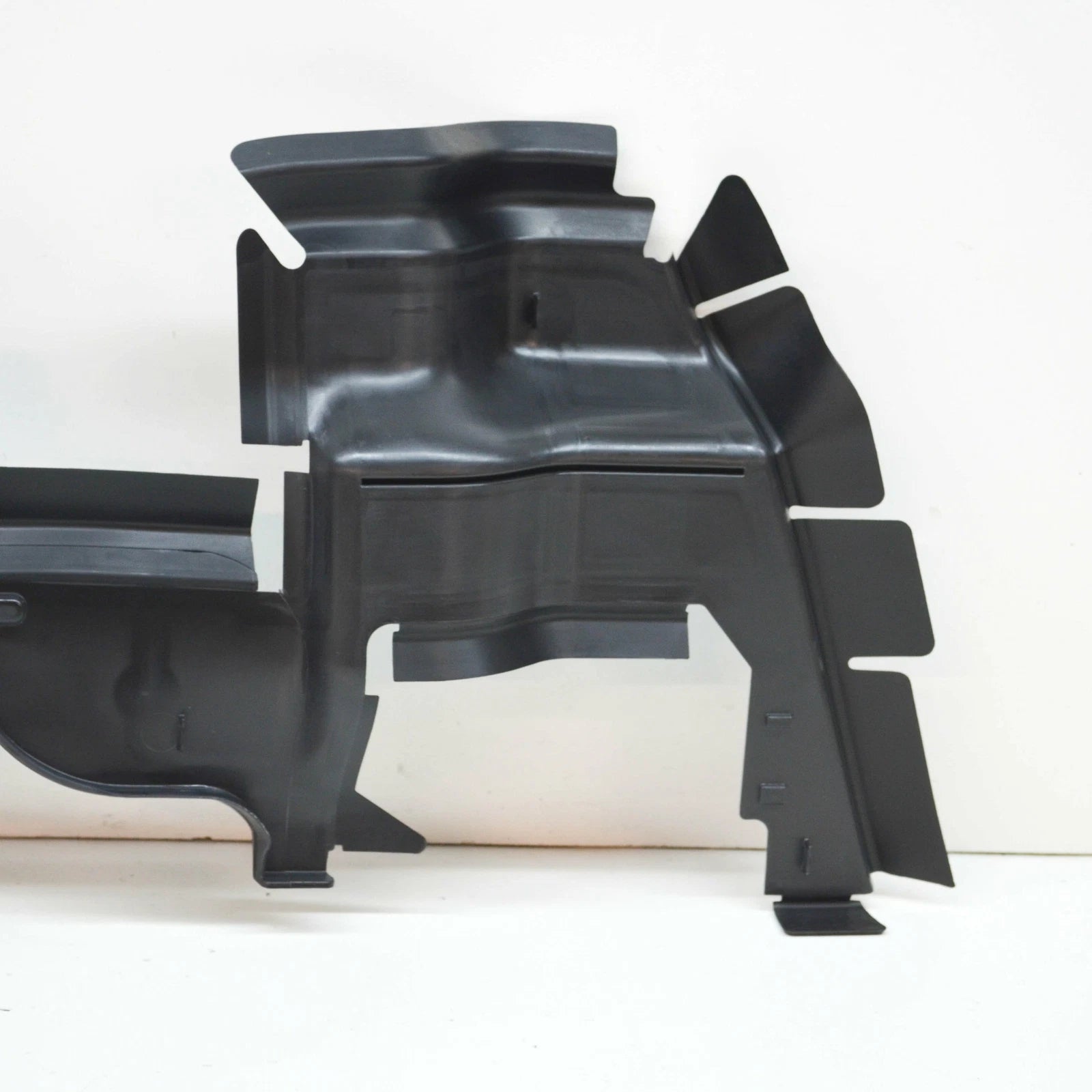 NEW AUDI Q5 FY 80A LEFT RADIATOR AIR GUIDE DUCT 80A121673BE