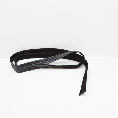 NEW BMW 5 E28 FRONT LEFT DOOR SEALING RUBBER 51321889787 1889787 1982 ORIGINAL