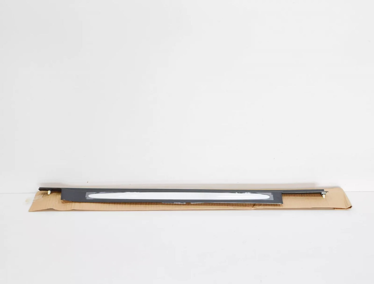 NEW MB CLK C209 FRONT LEFT OUTER DOOR SILL TRIM A20968001359051 ORIGINAL