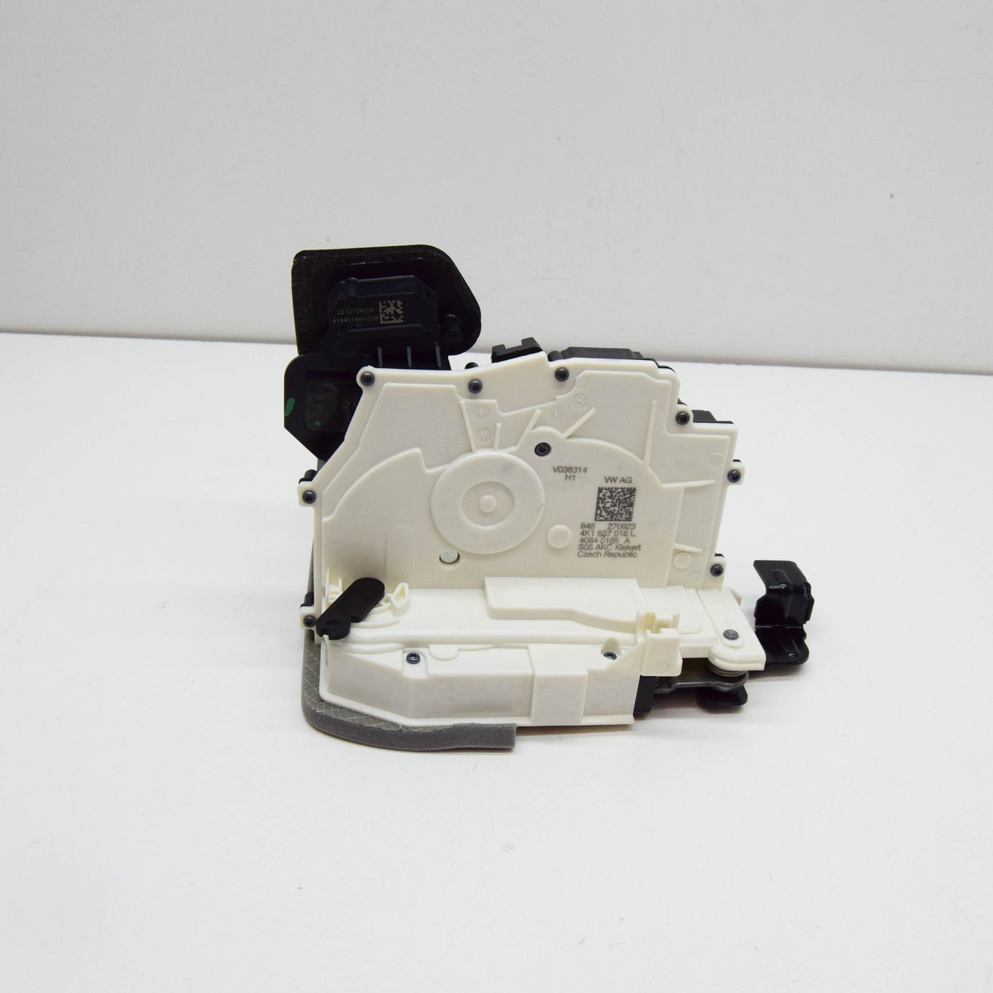 new audi a6 c8 front right door lock lhd 4k1837016l original