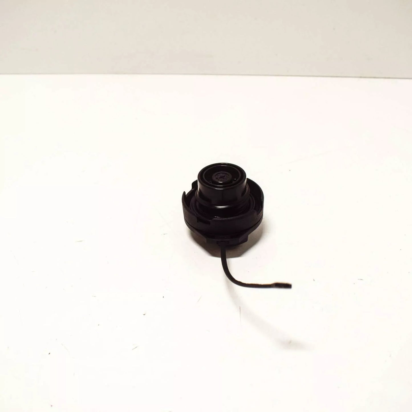 NEW AUDI A3 8P FUEL GAS CAP 8P0201550C