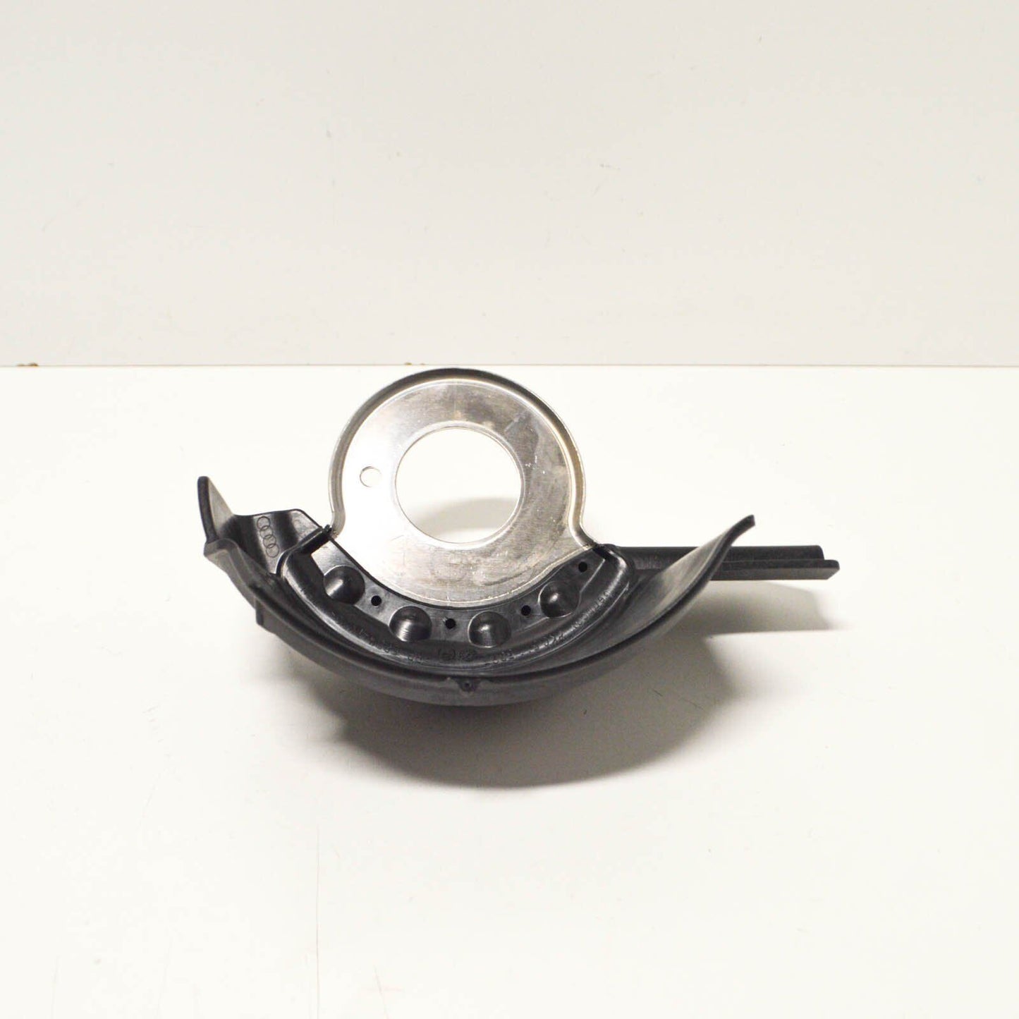 NEW AUDI A4 B8 REAR SUSPENSION STONE GUARD LEFT 8K0511539E 2013 ORIGINAL