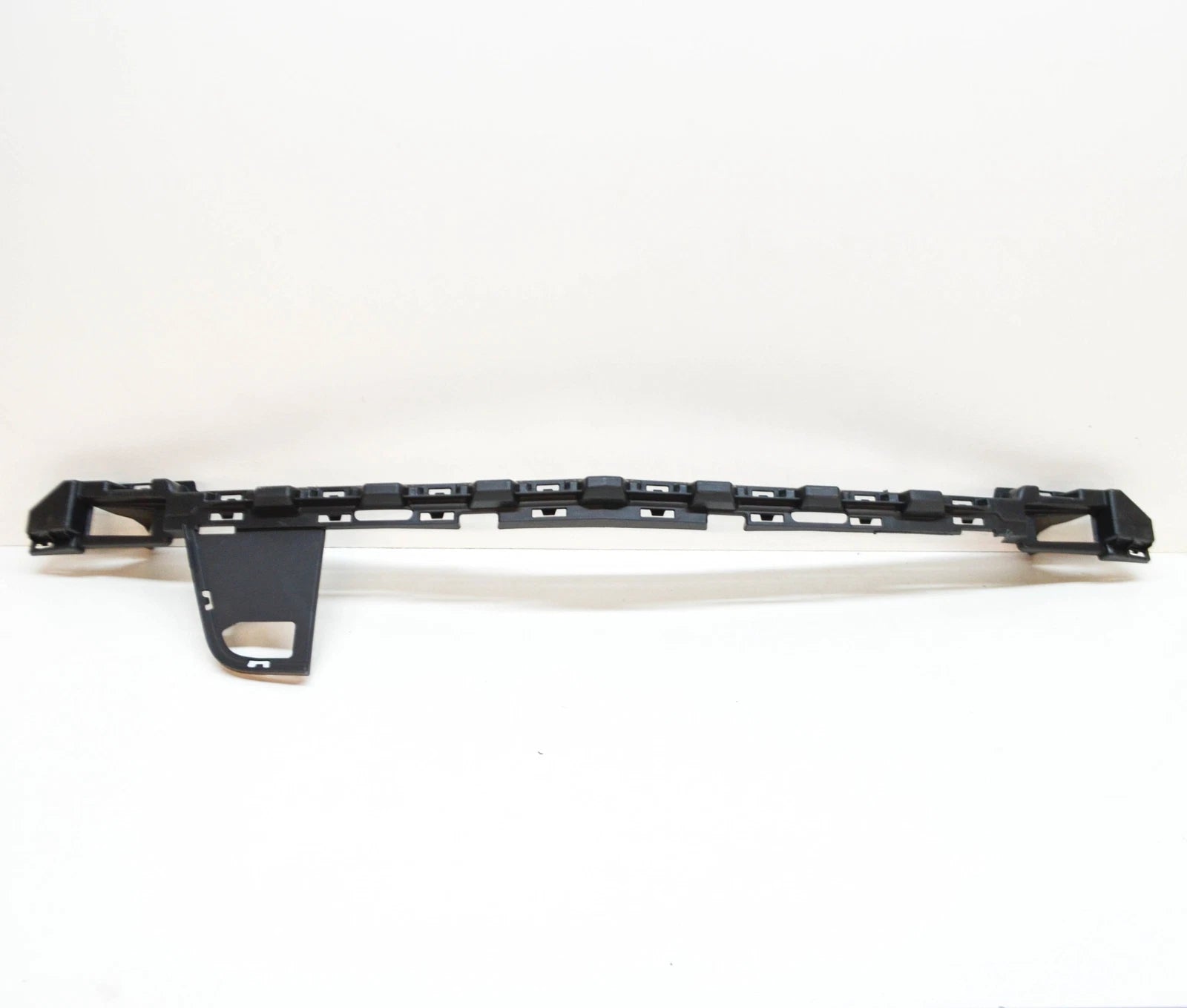 NEW MB C W204 FRONT BUMPER GUIDE SUPPORT BRACKET MIDDLE A2048856865 ORIGINAL