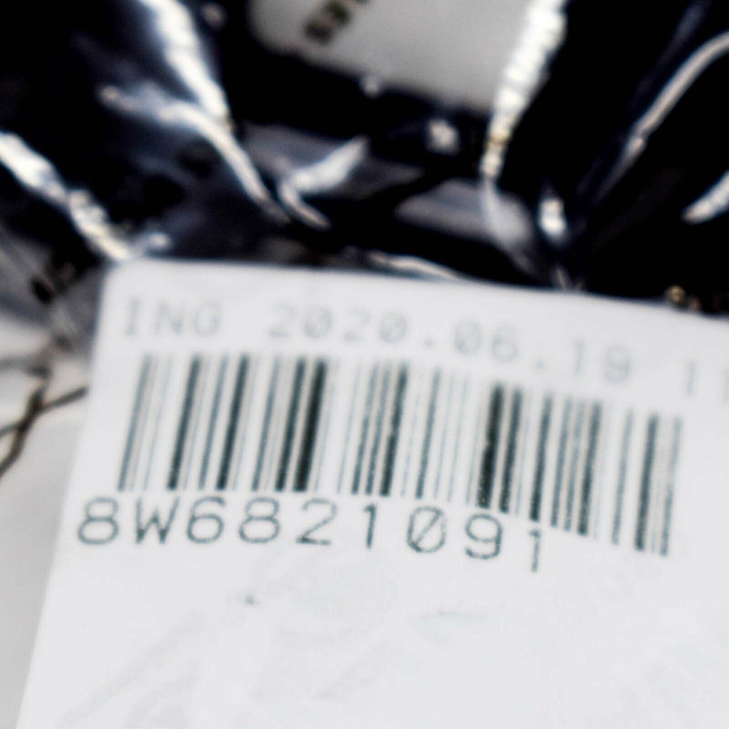 NEW AUDI A5 CONVERTIBLE 8W6 FRONT LEFT FENDER CLOSING PLATE 8W6821091 ORIGINAL