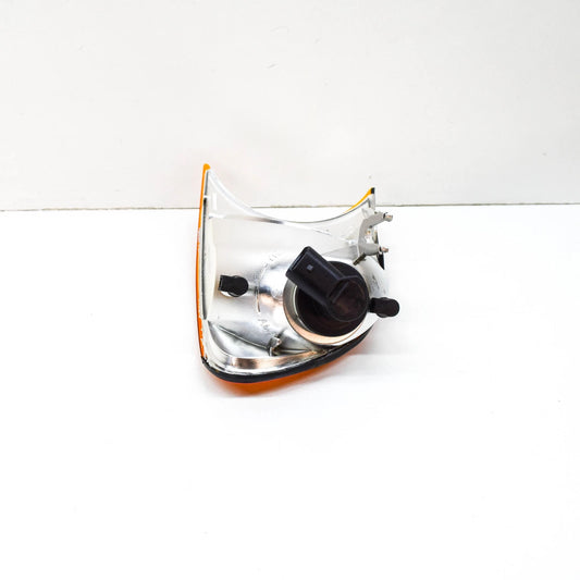 NEW BMW 3 E46 FRONT RIGHT TURN INDICATOR LIGHT 63136919650 6919650 2003 ORIGINAL