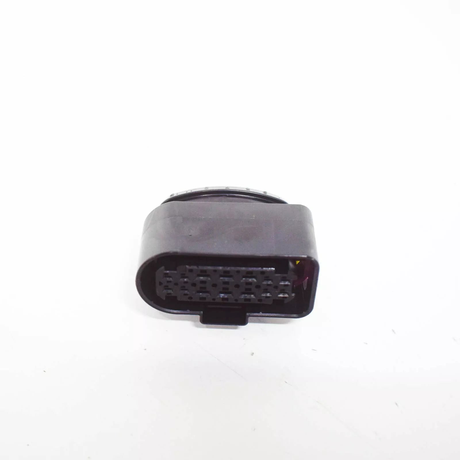 NEW AUDI A6 C7 PIN CONTACT HOUSING FLAT 3C0973737 ORIGINAL