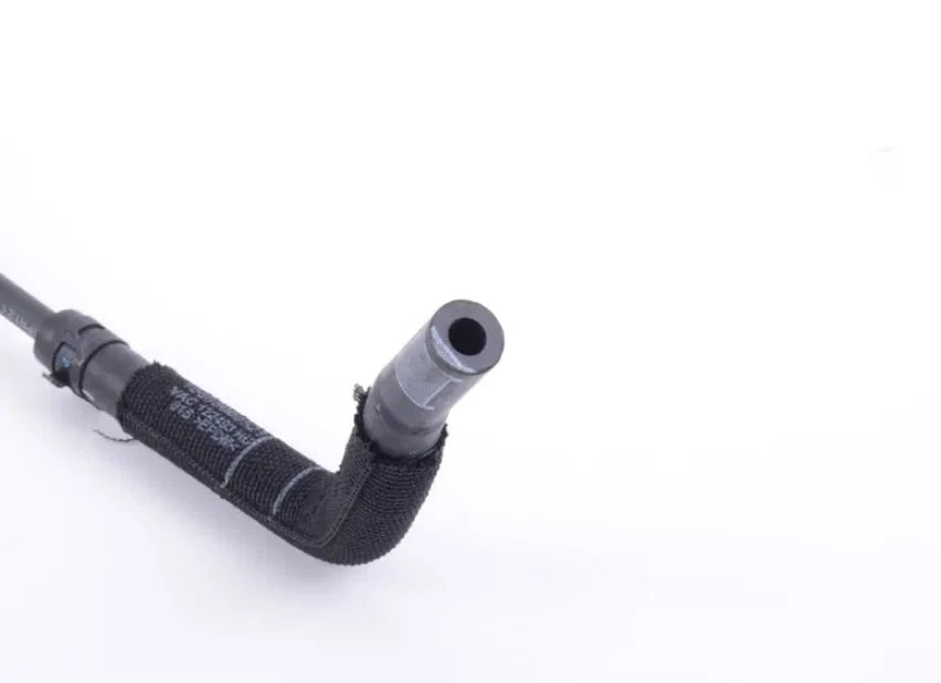 NEW AUDI A4 B8 ENGINE COOLANT RESERVOIR OVERFLOW HOSE 8K0121081AE ORIGINAL