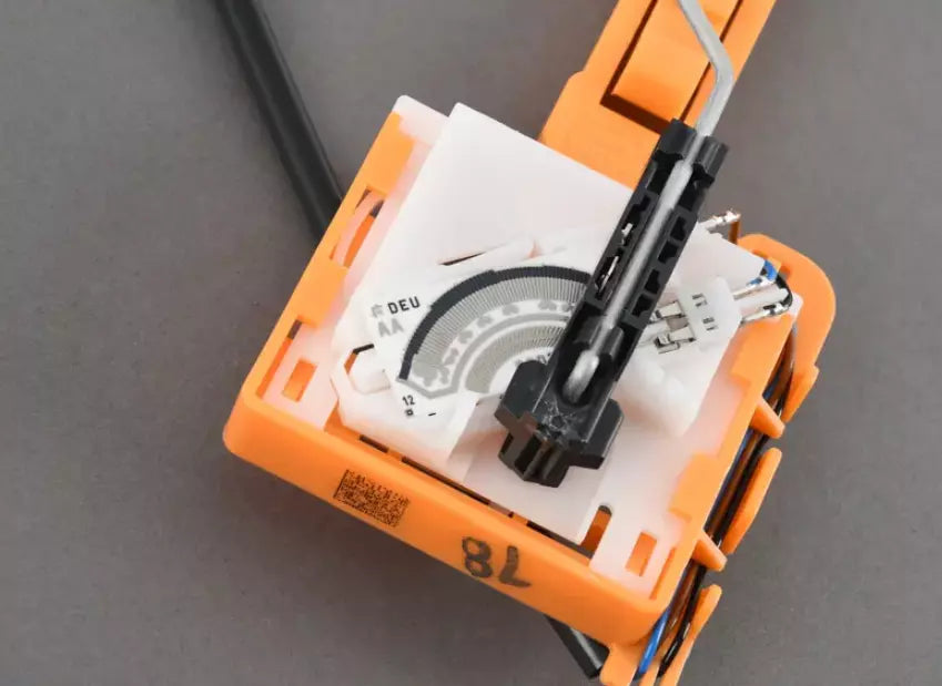 NEW VOLKSWAGEN TOUAREG 7P LEFT FUEL GAUGE SENSOR 7P0919673J ORIGINAL