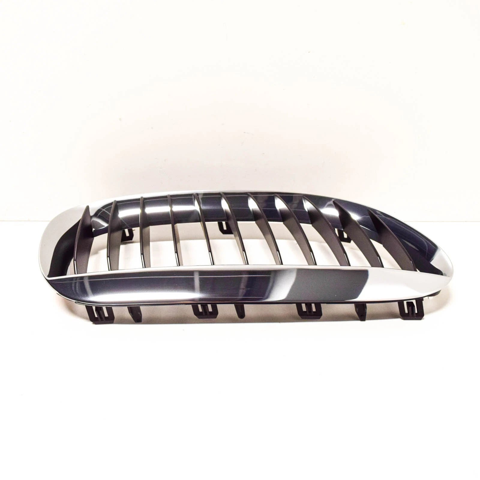 NEW BMW 6 E63 FRONT RIGHT FOG LIGHT GRILL 51137008916 7008916 2004 3796361