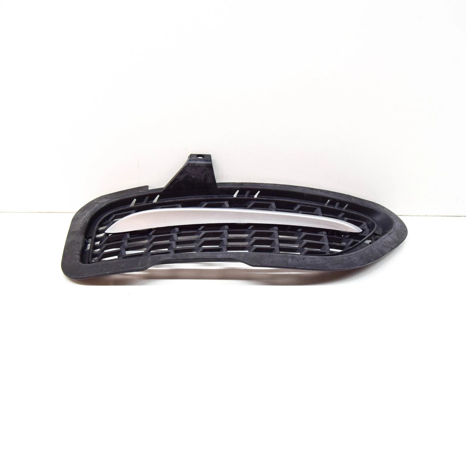 NEW BMW Z4 E89 ROADSTER FRONT GRILLE WITH CHROME STRIP RIGHT 51117262830