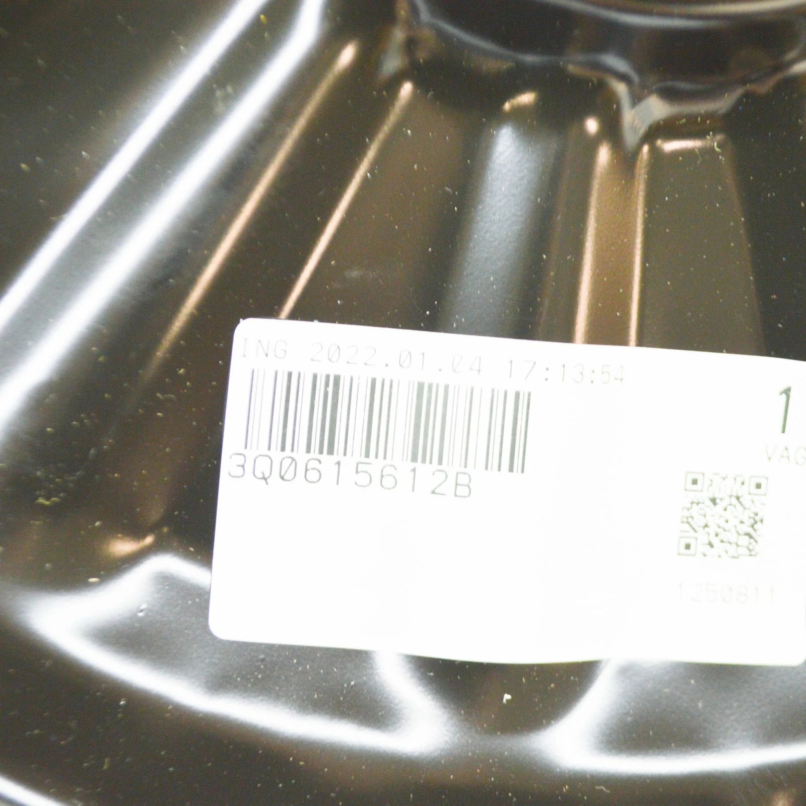 NEW VW PASSAT B8 REAR RIGHT BRAKE DISC PROTECTION COVER PLATE 3Q0615612B