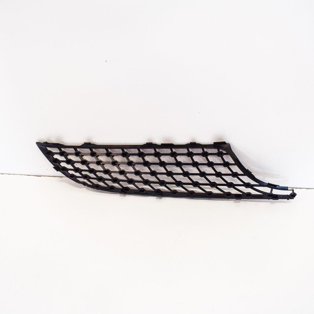 NEW MERCEDES-BENZ C BOTTOM LEFT RADIATOR GRILLE DIAMOND COVER W205 A205888216