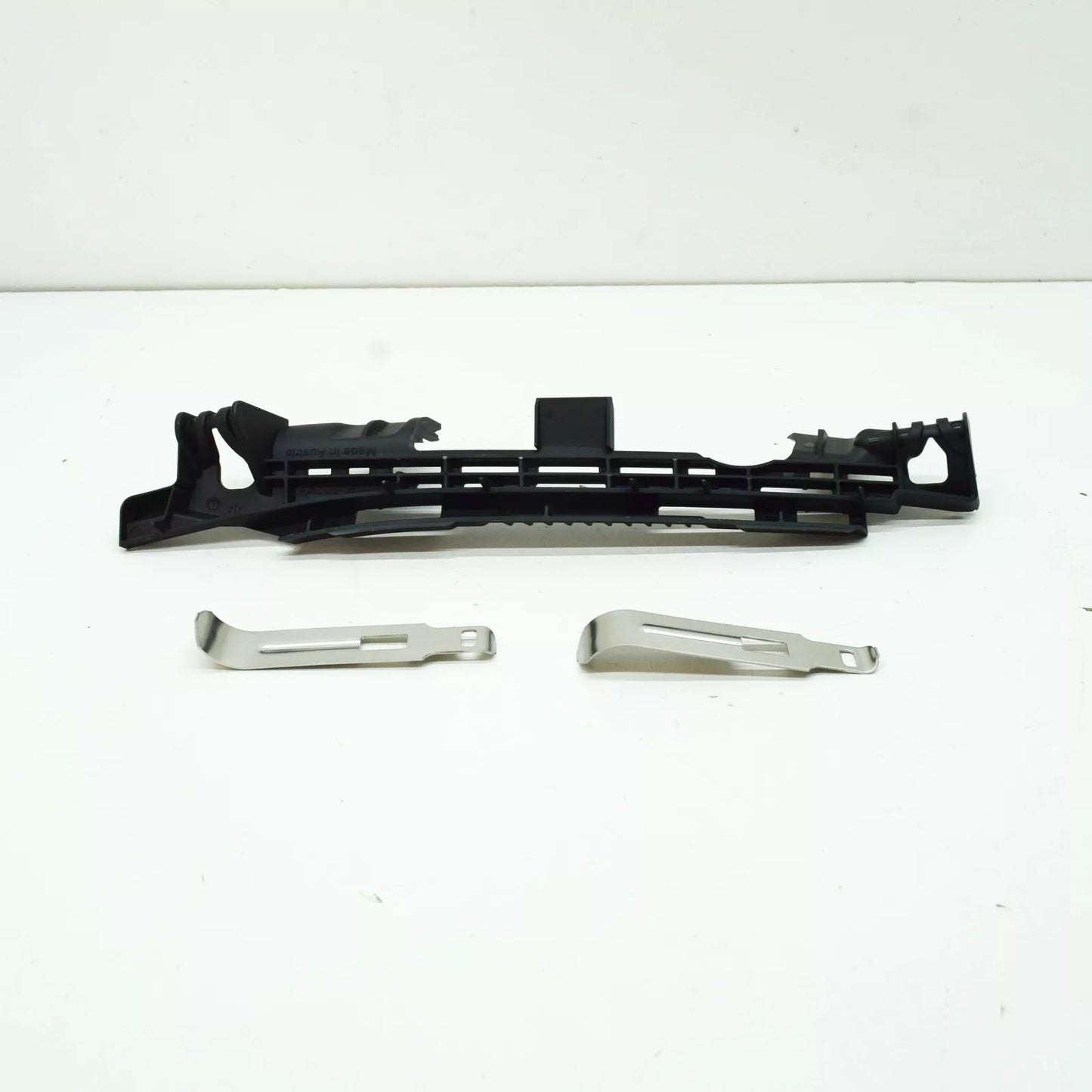 NEW BMW 6 GRAN TURISMO G32 RIGHT HEADLIGHT BRACKET MOUNT 63117461890 ORIGINAL