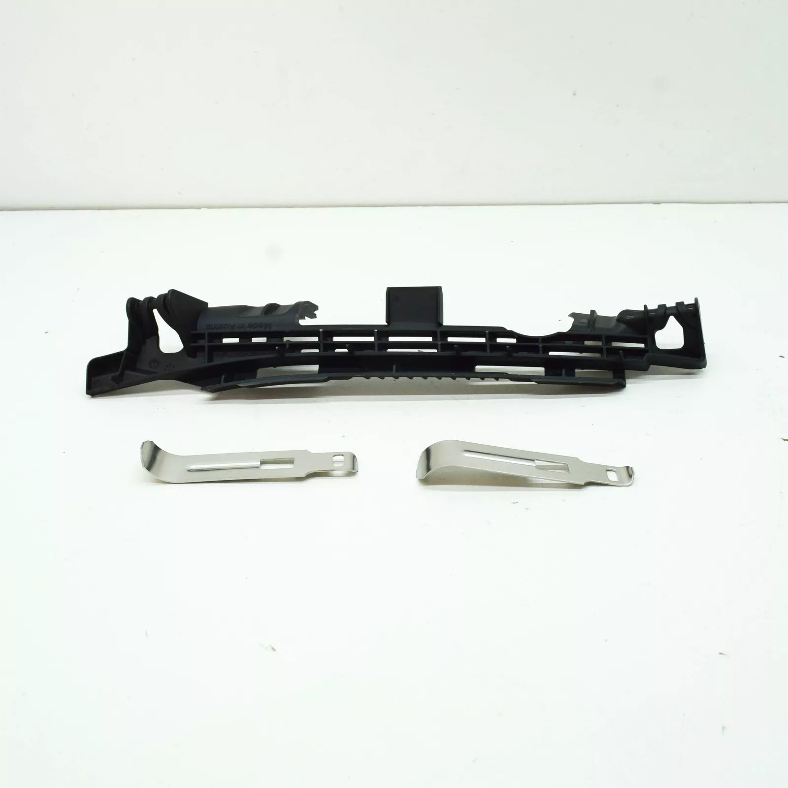 NEW BMW 6 GRAN TURISMO G32 RIGHT HEADLIGHT BRACKET MOUNT 63117461890 ORIGINAL