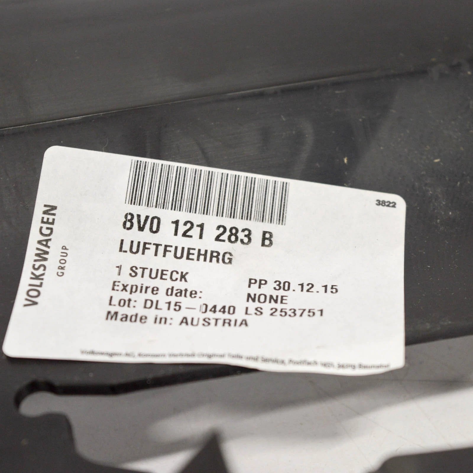 NEW AUDI A3 8V AIR DUCT LEFT DEFLECTOR 8V0121283B ORIGINAL