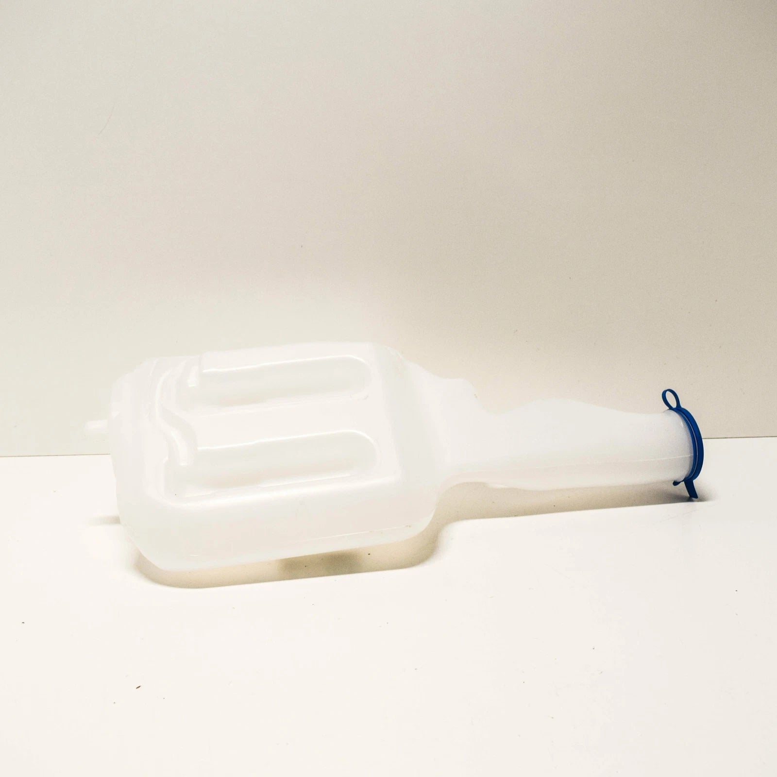 NEW MERCEDES BENZ SPRINTER 906 WINDOW WASHER BOTTLE TANK A9068690220