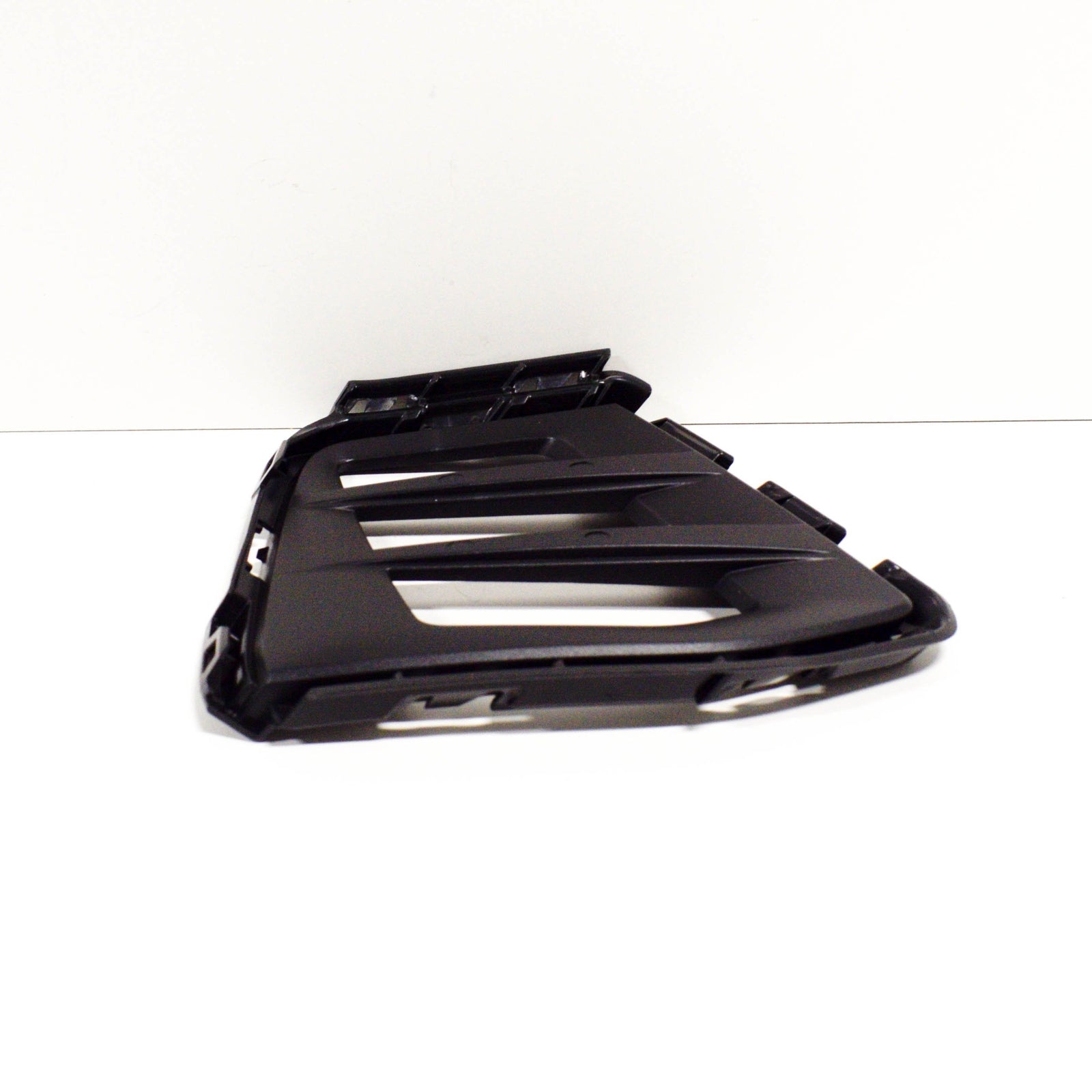 NEW VW GOLF MK7 FRONT BUMPER RIGHT COVER PLATE 5G0853212K9B9 ORIGINAL