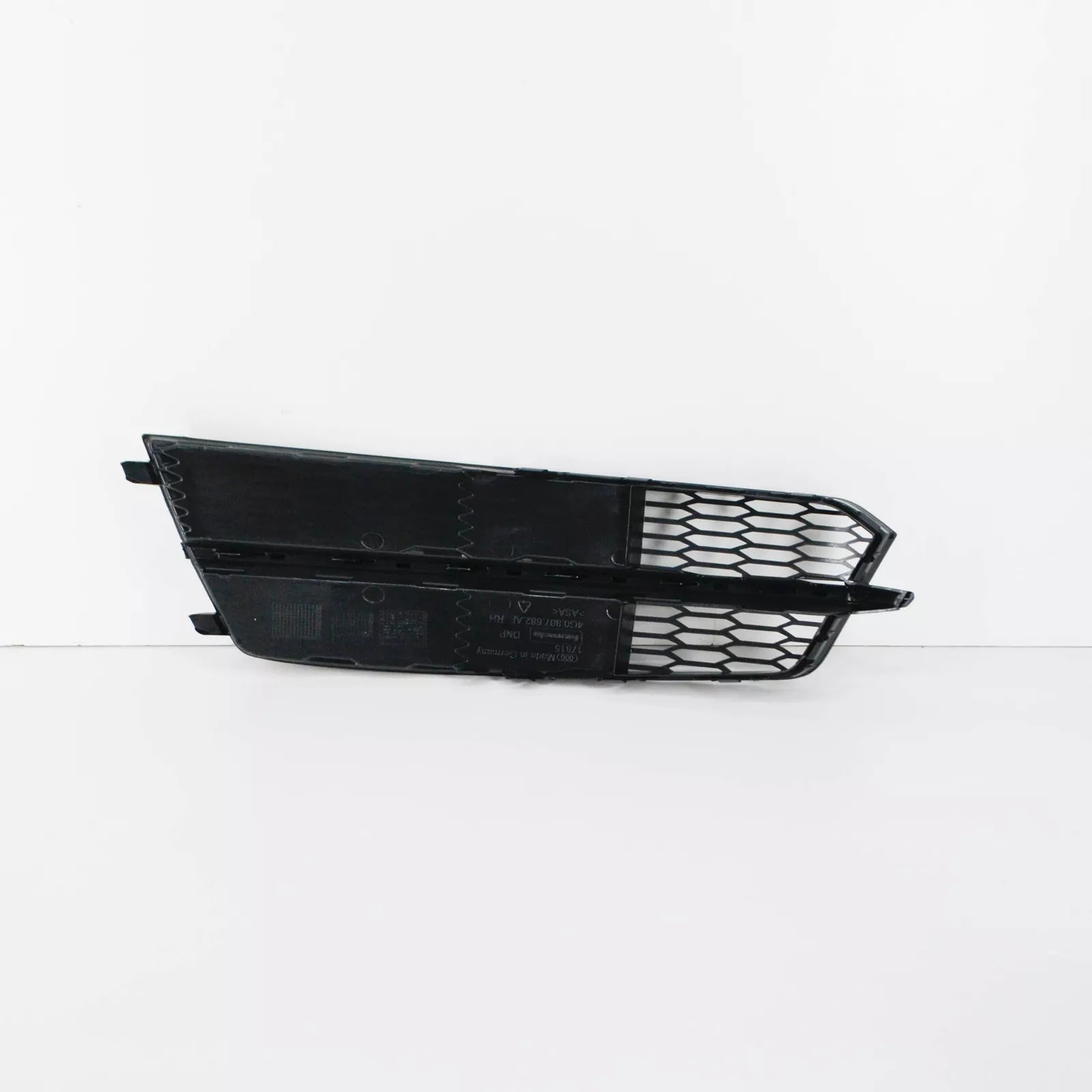 NEW AUDI A6 C7 FRONT BUMPER RIGHT AIR GUIDE GRILLE 4G0807648BBMT ORIGINAL