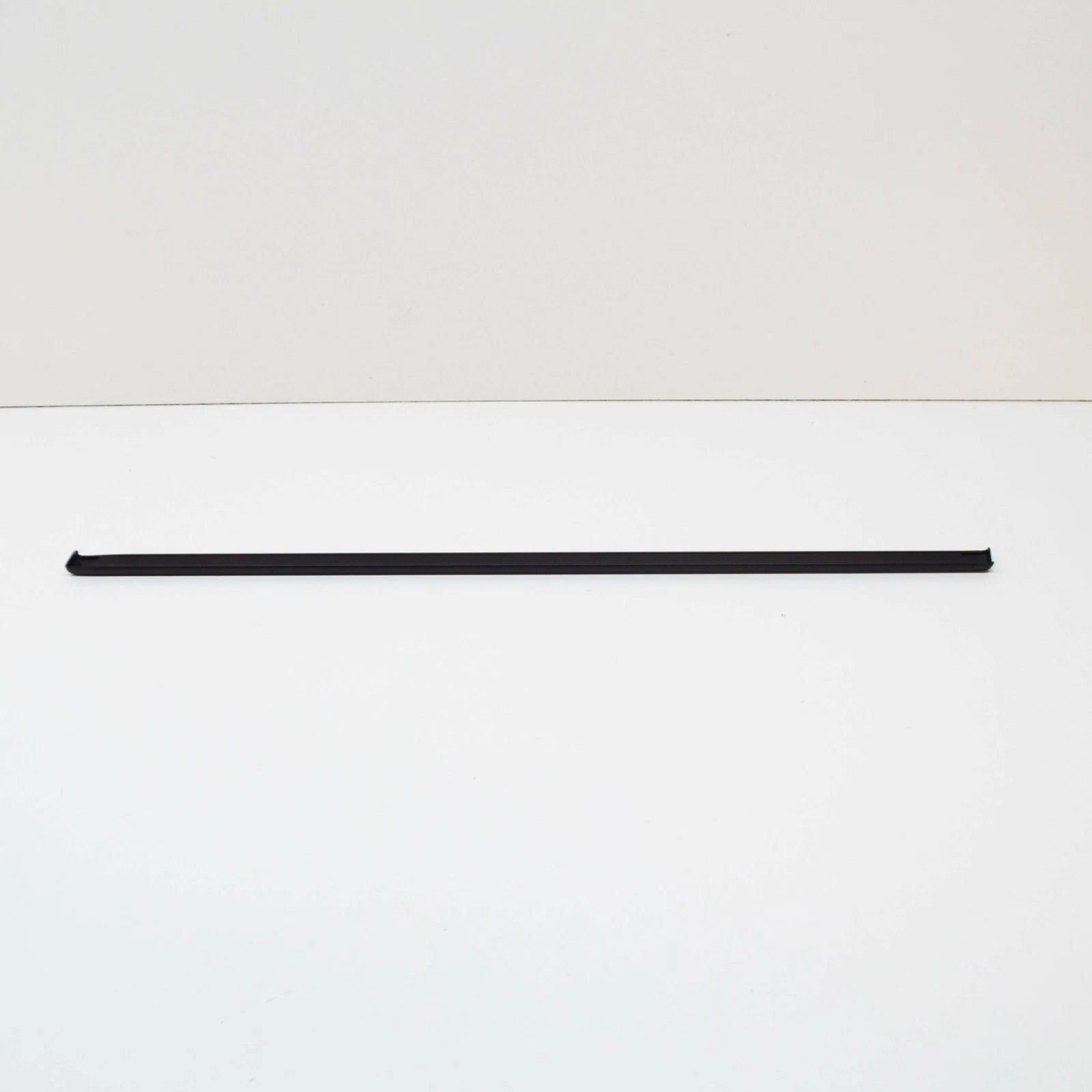 NEW BMW 3 CONVERTIBLE E30 RIGHT SIDE WINDOW MOLDING 51131961794 ORIGINAL