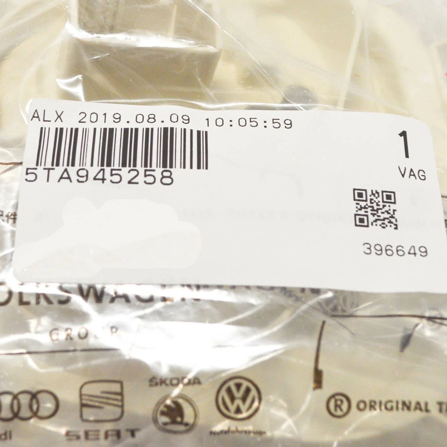 VOLKSWAGEN TOURAN 5T1 REAR RIGHT TAILLIGHT BULB SOCKET 5TA945258 NEW