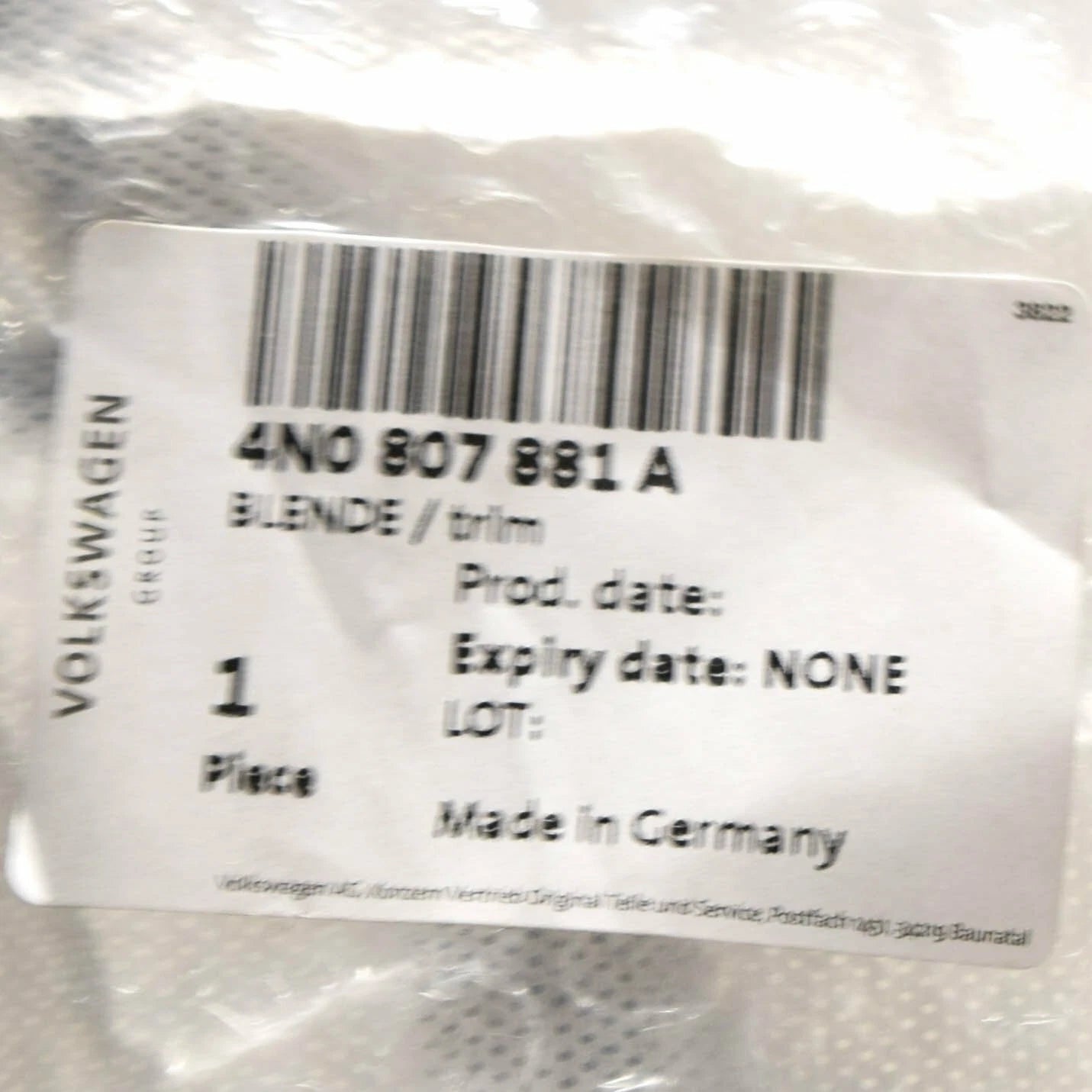 NEW AUDI A8 4N D5 REAR BUMPER CENTER MOLDING TRIM 4N0807881A ORIGINAL