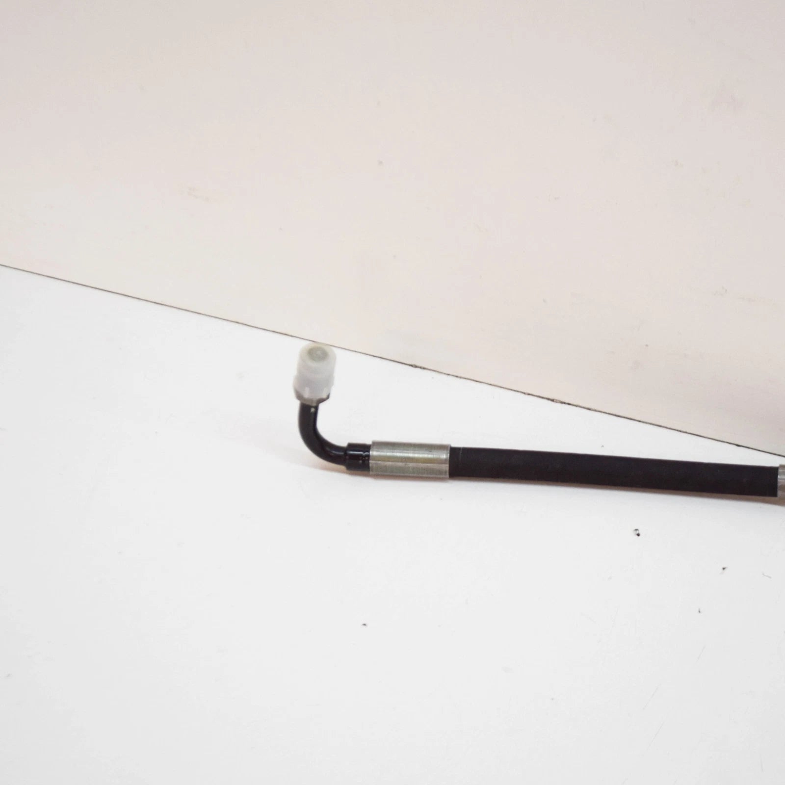 NEW MERCEDES-BENZ S W220 SUSPENSION SELF-LEVELING UNIT HOSE A2209978282 ORIGINAL