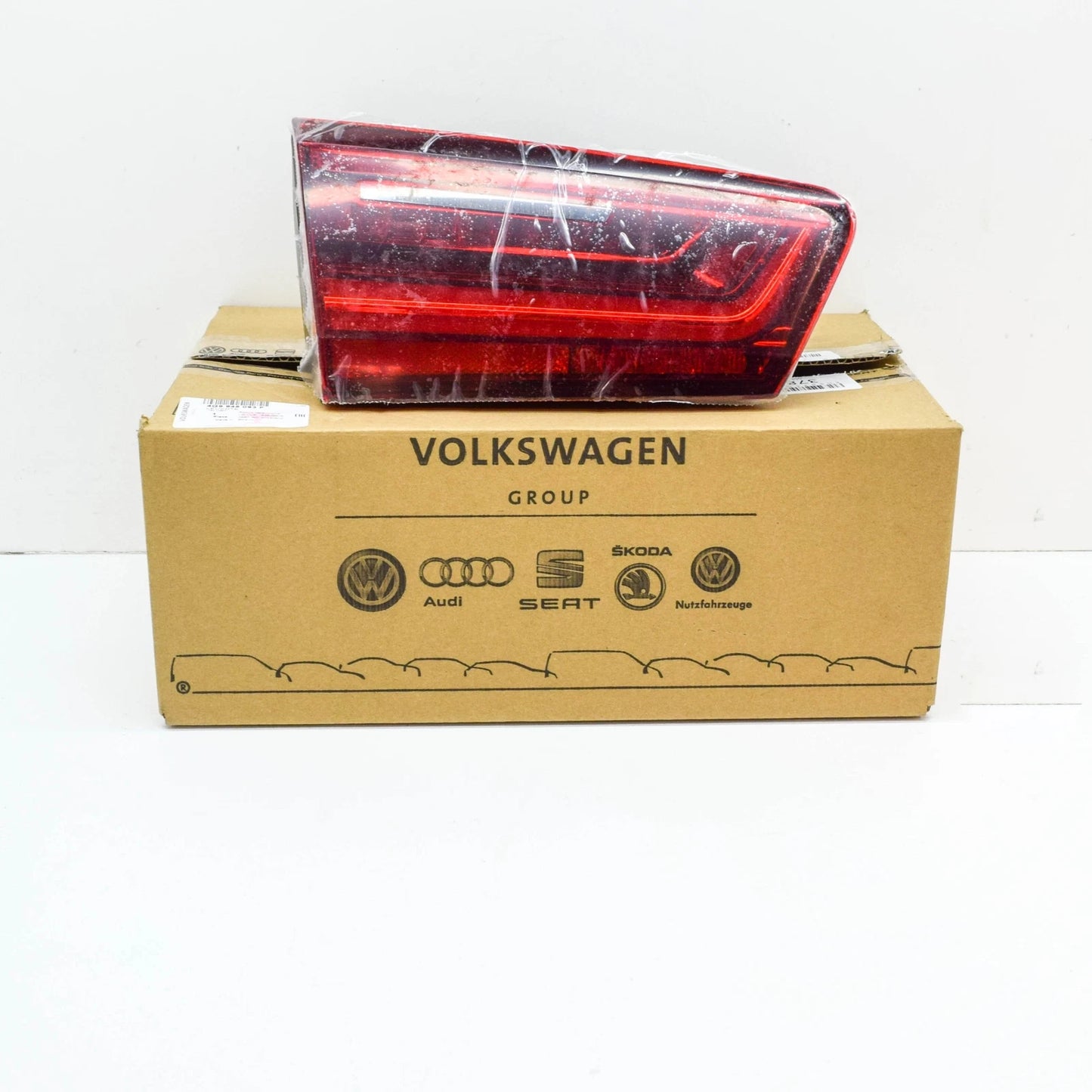 NEW AUDI A6 ALLROAD 4G REAR LEFT SIDE TAILGATE TAILLIGHT 4G9945093F ORIGINAL