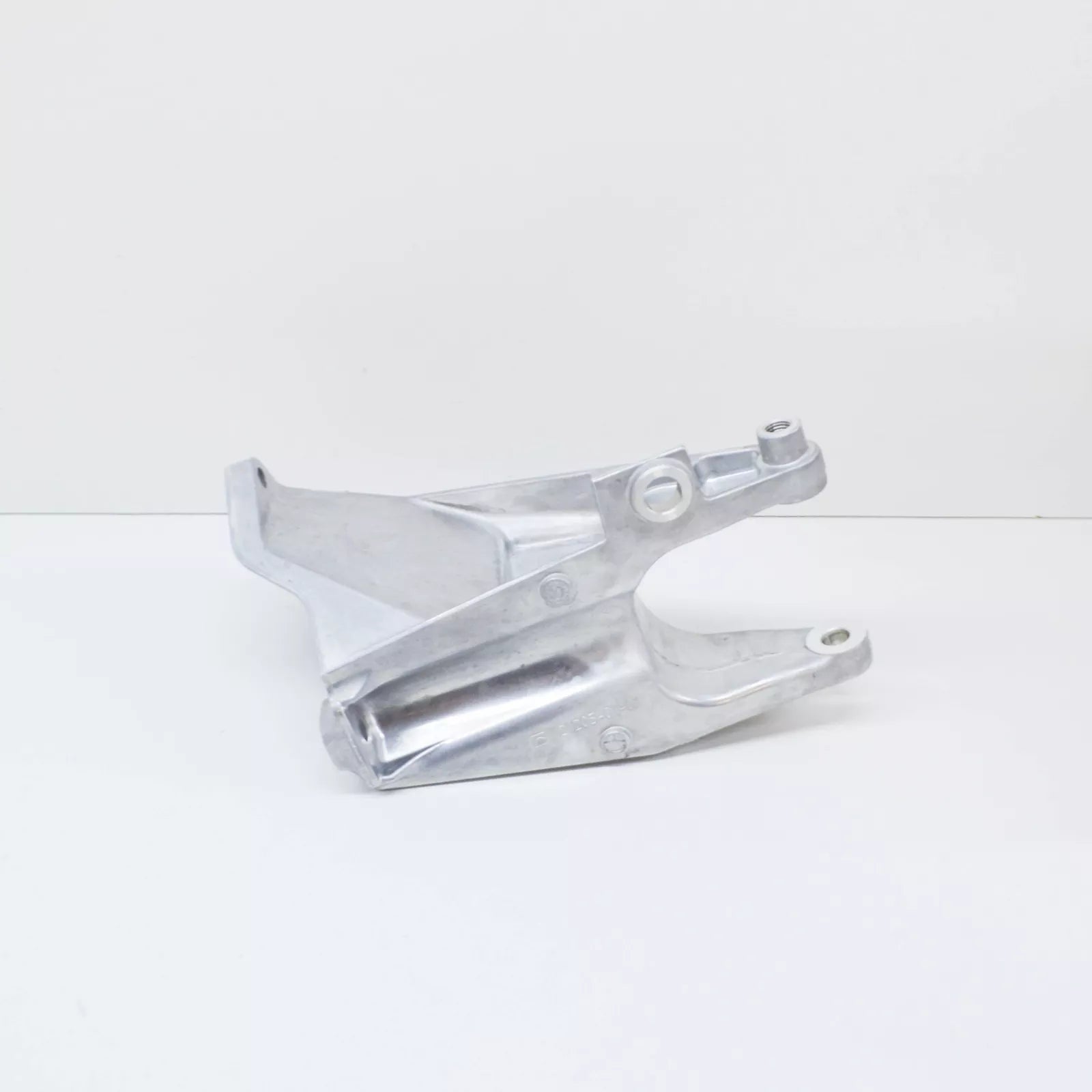 NEW VOLKSWAGEN TRANSPORTER T5 FRONT ENGINE SUPPORT BRACKET 7E0199343C ORIGINAL