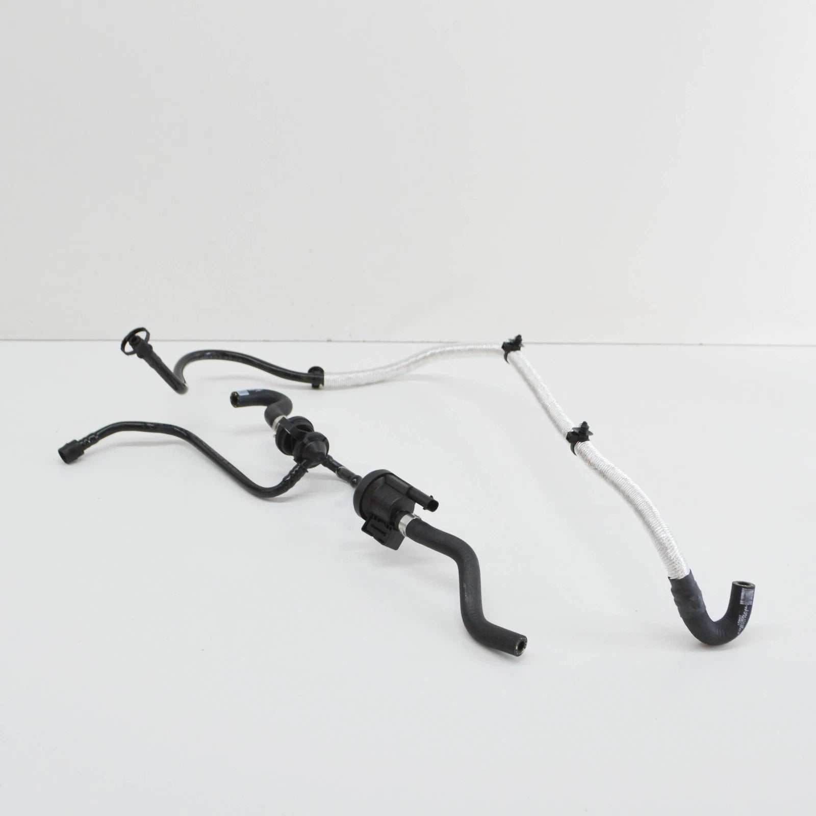 NEW AUDI TT RS 8J VACUUM HOSE WITH CONNECTING PARTS 07K133352C ORIGINAL