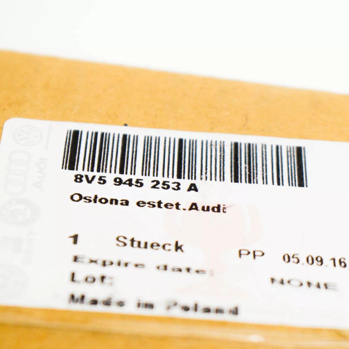 NEW AUDI A3 8V REAR LEFT OUTER TAIL LIGHT TRIM 8V5945253A ORIGINAL