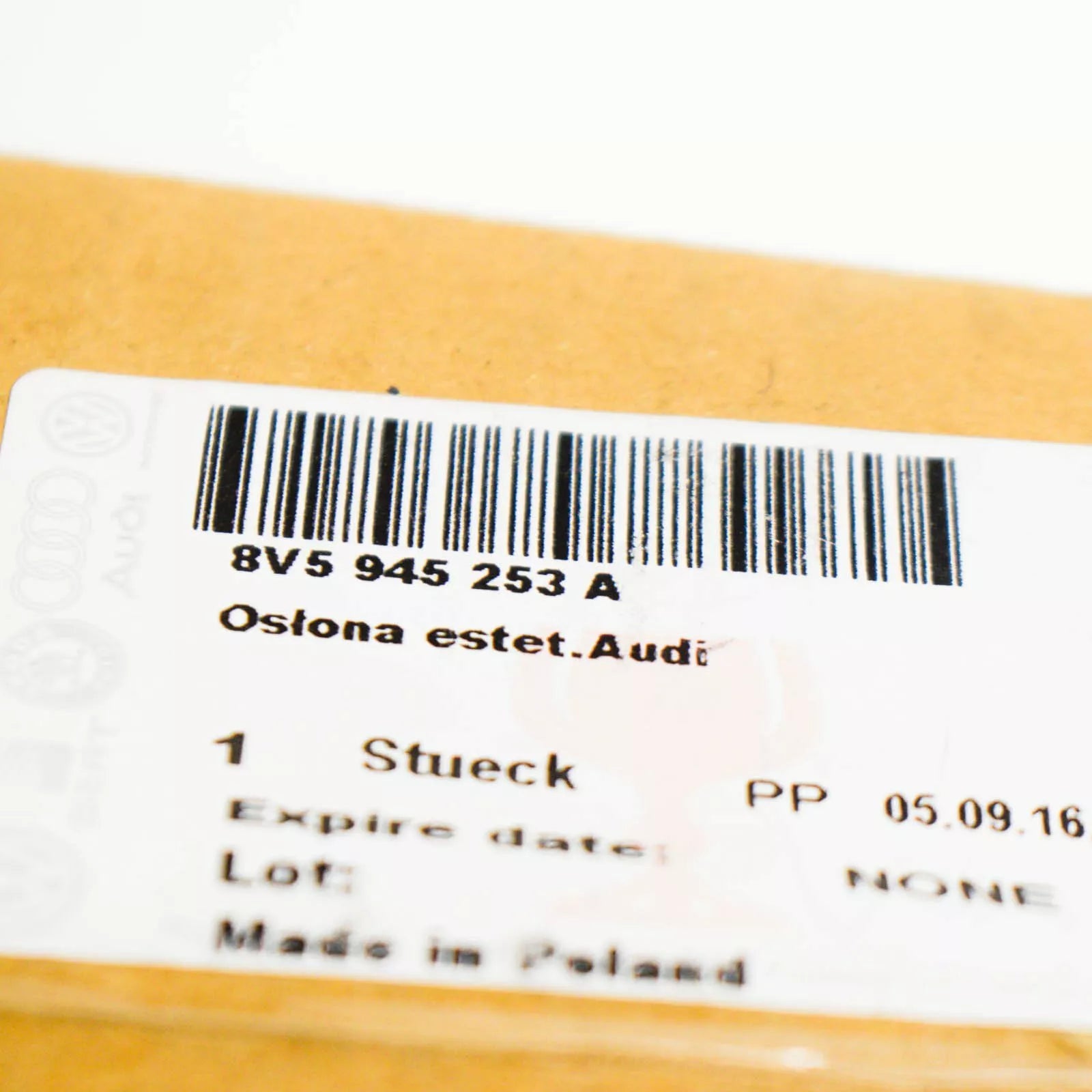 NEW AUDI A3 8V REAR LEFT OUTER TAIL LIGHT TRIM 8V5945253A ORIGINAL