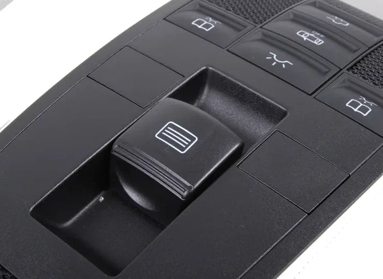 NEW MERCEDES-BENZ C W204 INTERIOR OVERHEAD LAMP A20490018049051 ORIGINAL