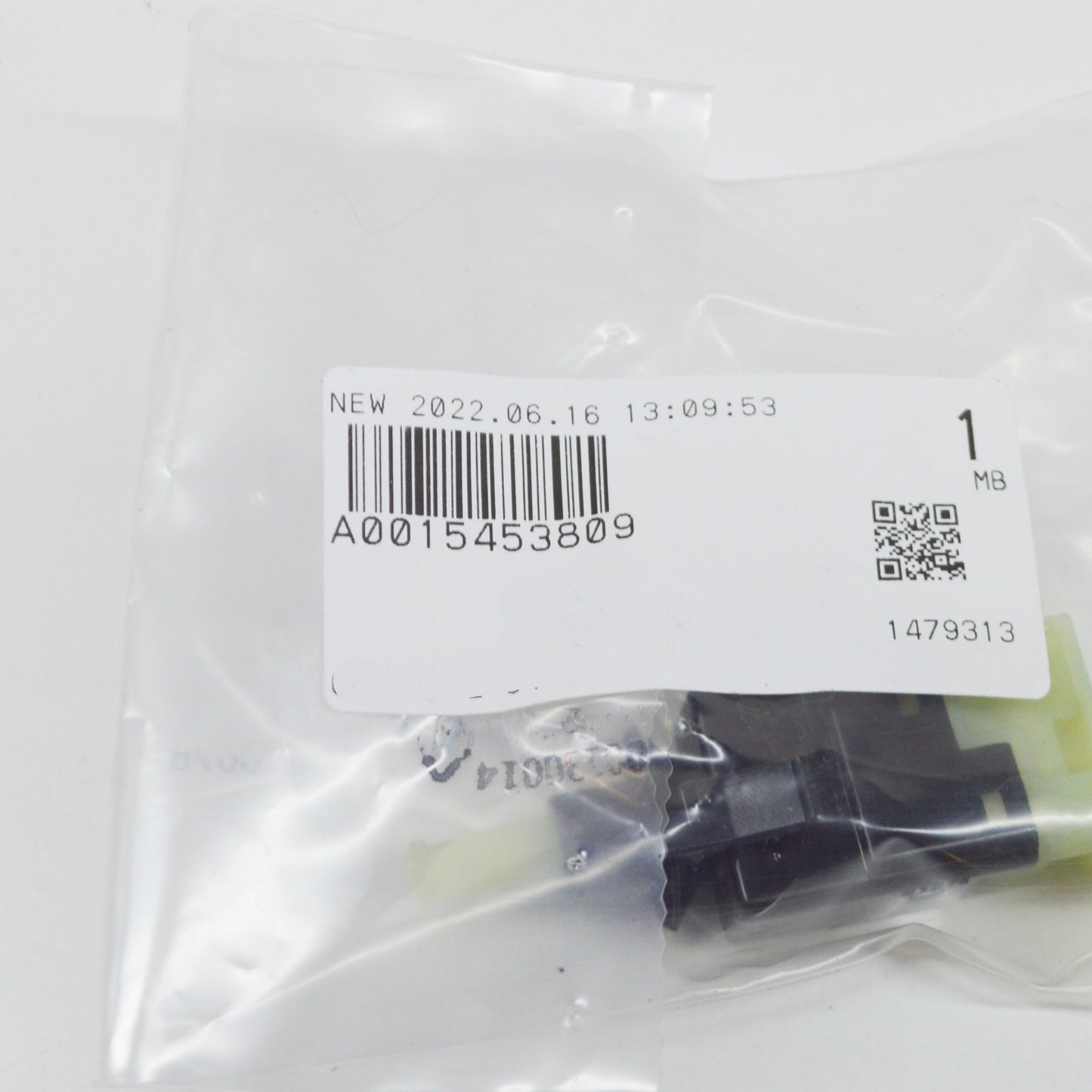 NEW MERCEDES-BENZ C-CLASS W203 BRAKE LIGHT SWITCH A0015453809 ORIGINAL