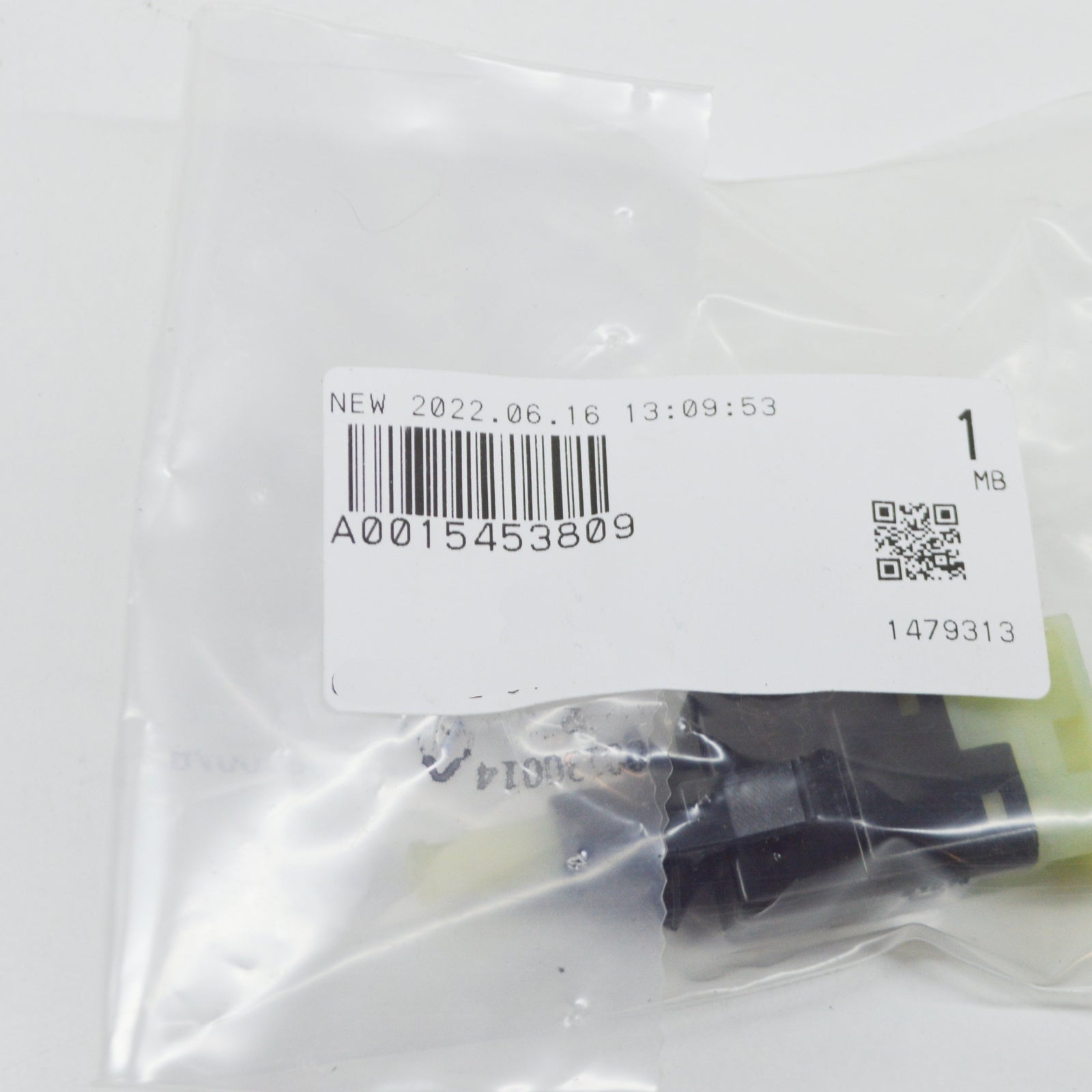 NEW MERCEDES-BENZ C-CLASS W203 BRAKE LIGHT SWITCH A0015453809 ORIGINAL