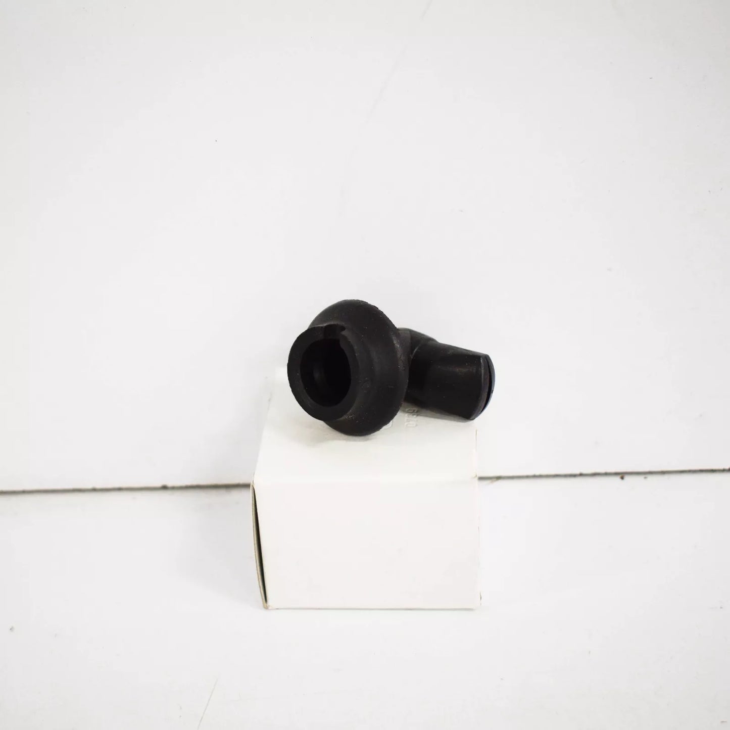 NEW BMW 3 F80 M3 GROMMET 61217853643 7853643 ORIGINAL