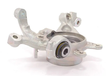 NEW MERCEDES-BENZ C W203 REAR RIGHT AXLE CARRIER A2033504008 ORIGINAL