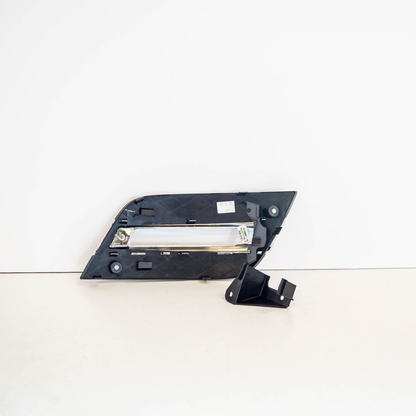 NEW MERCEDES BENZ ML W164 FRONT BUMPER RIGHT GRILLE COVER A1648802024 ORIGINAL