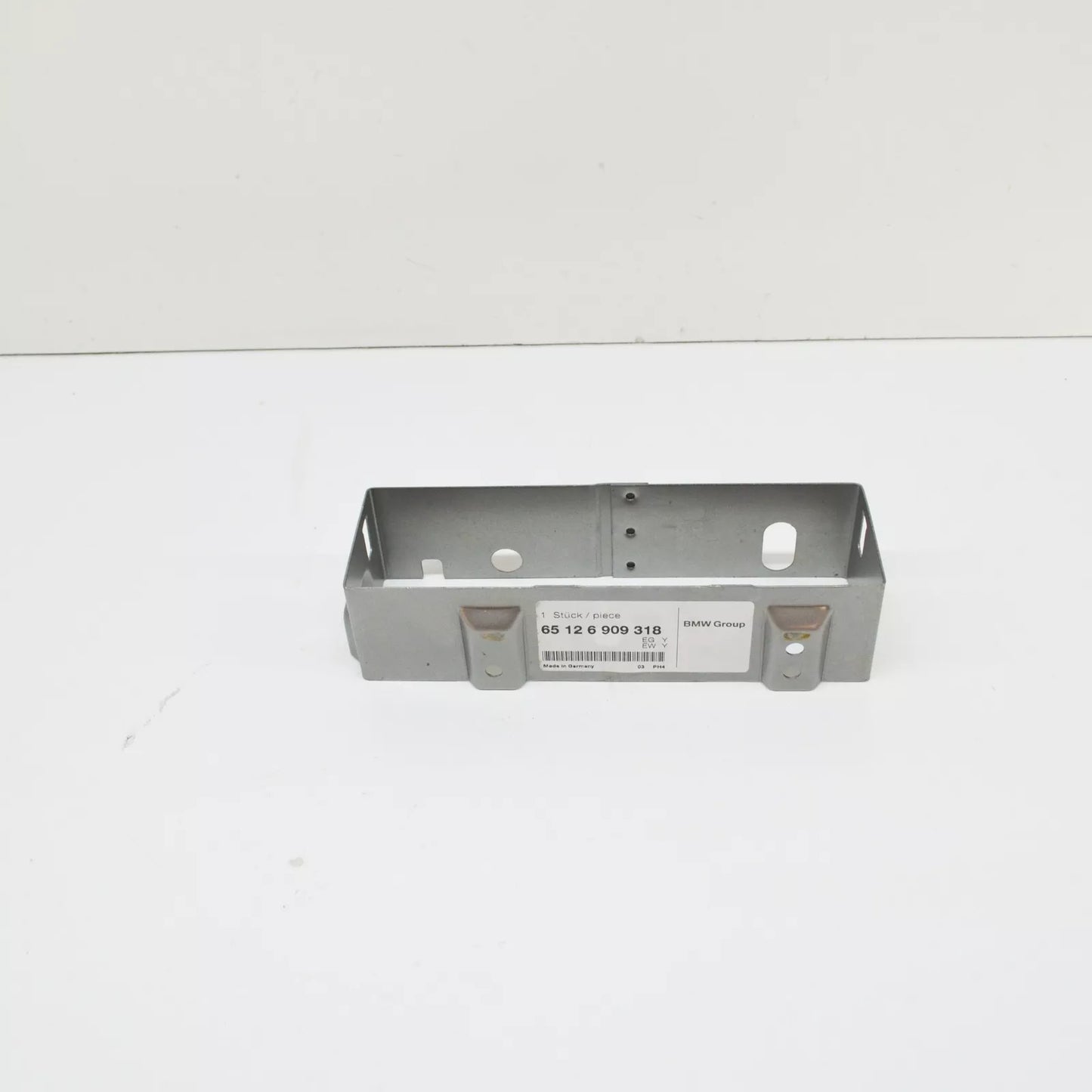 NEW BMW 5 E60 CD CHANGER BRACKET 6909318 65126909318 ORIGINAL