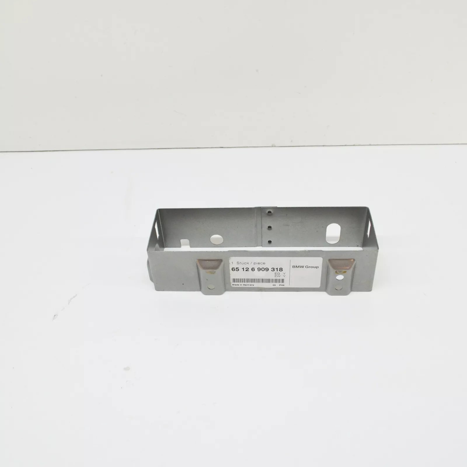 NEW BMW 5 E60 CD CHANGER BRACKET 6909318 65126909318 ORIGINAL