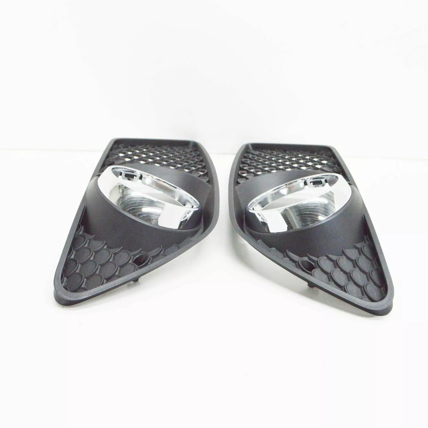 NEW MB C-CLASS W204 AMG FRONT BUMPER FOG GRILLE A2048850353 A2048850253 ORIGINAL