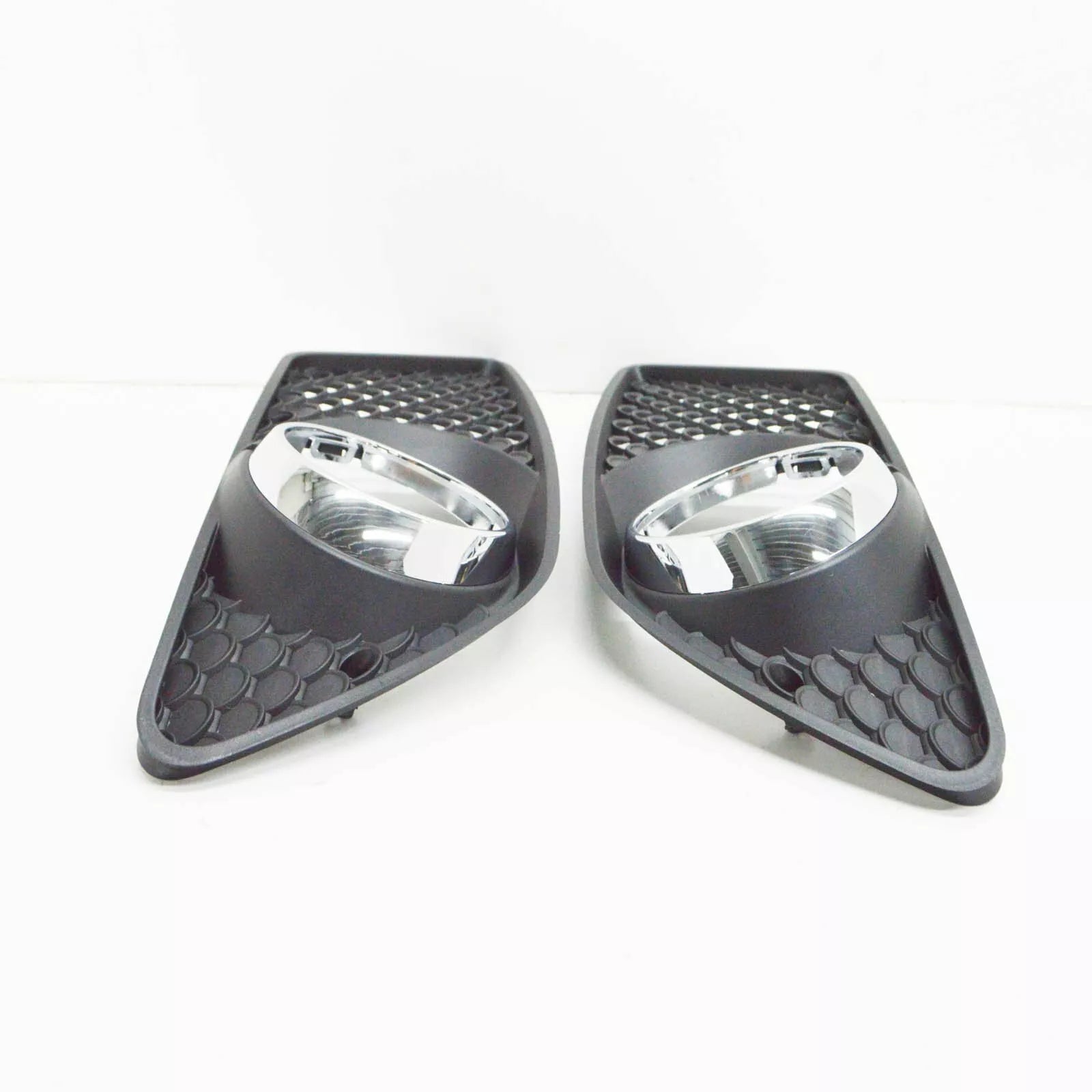 NEW MB C-CLASS W204 AMG FRONT BUMPER FOG GRILLE A2048850353 A2048850253 ORIGINAL