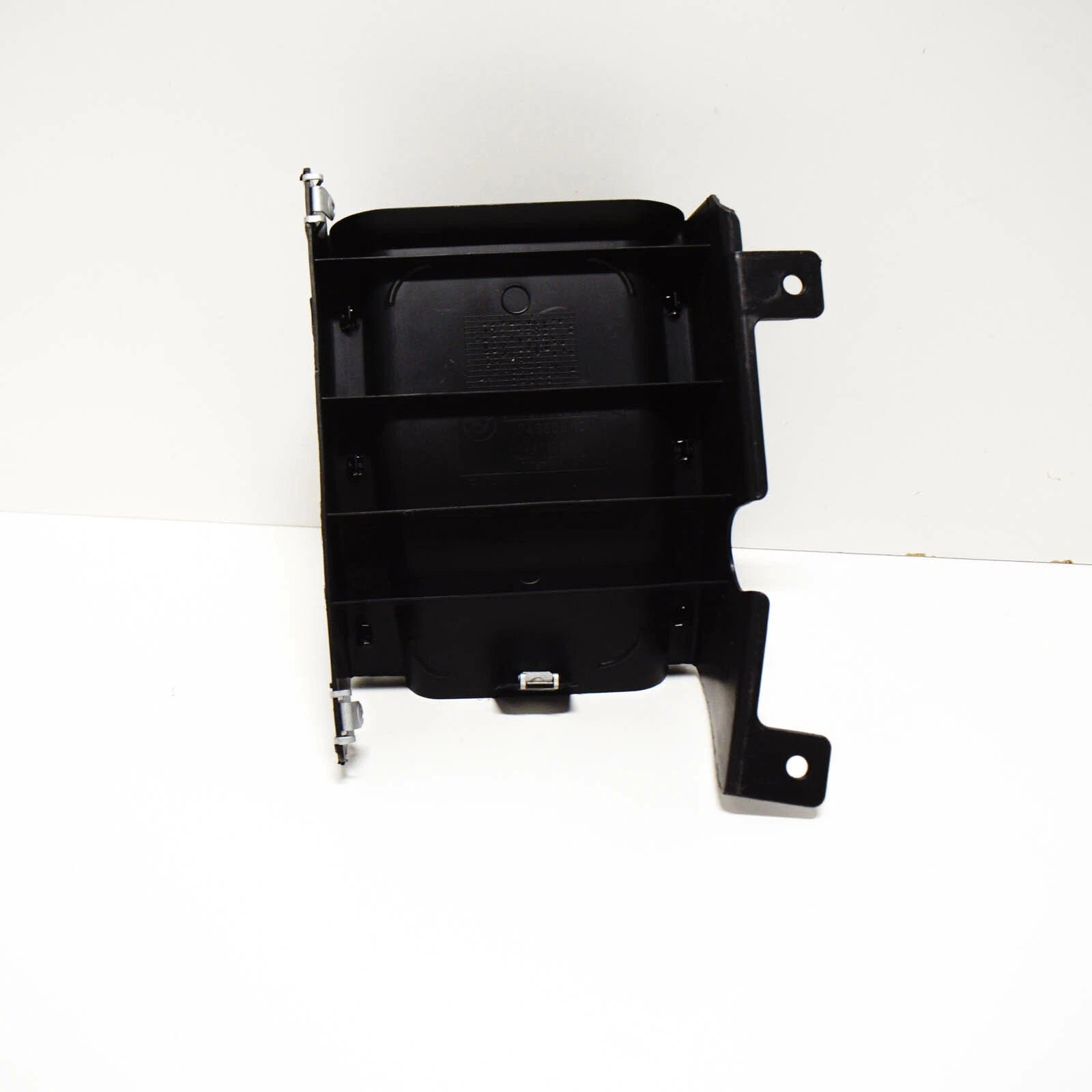 NEW BMW 5 E60 RIGHT ENGINE COMPARTMENT AIR INTAKE TUBE 51757203964 ORIGINAL