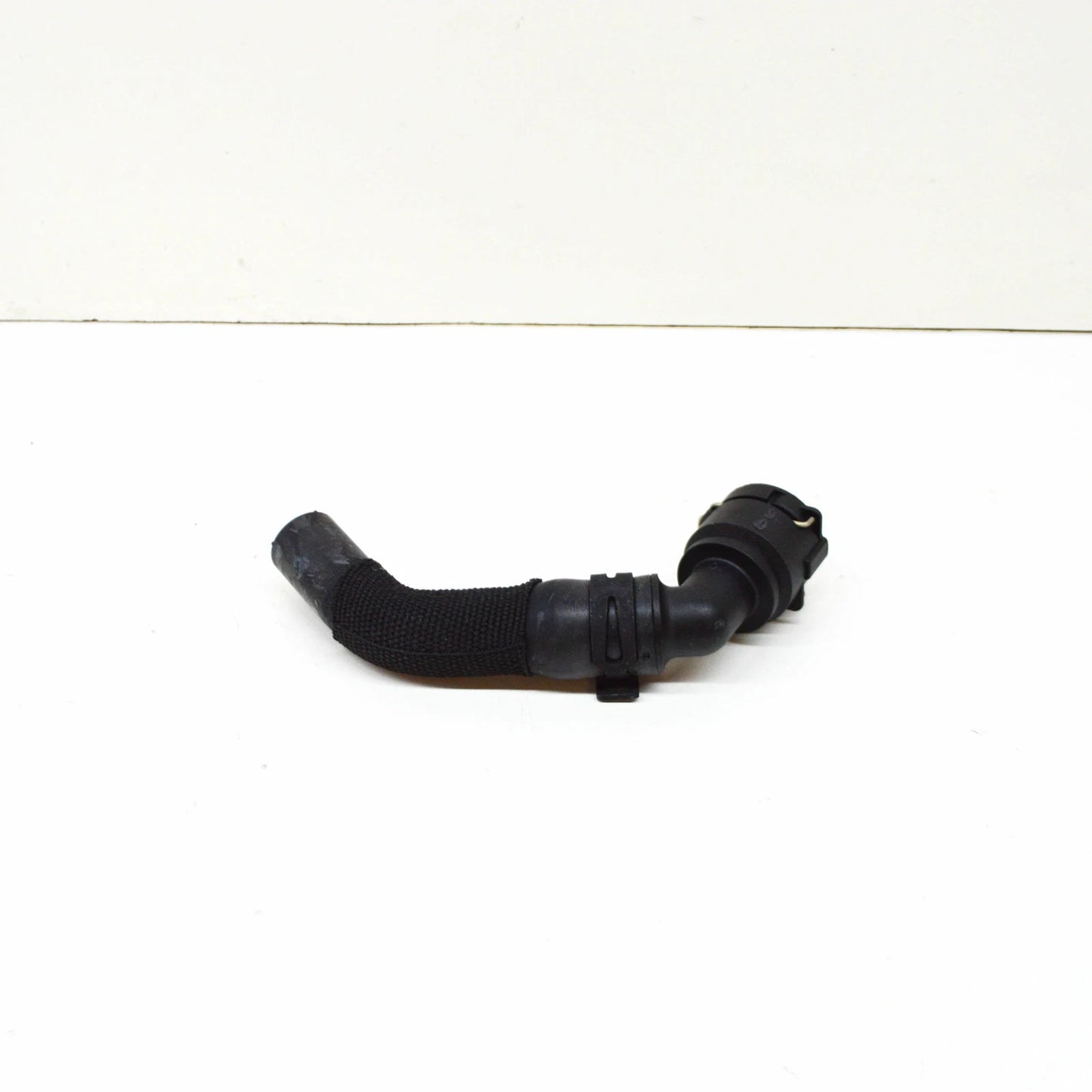 NEW AUDI A4 AVANT B8 LEFT LOWER RADIATOR HOSE 8K0121109AD ORIGINAL