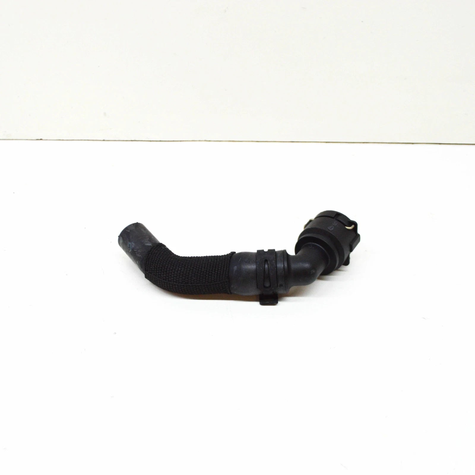 NEW AUDI A4 AVANT B8 LEFT LOWER RADIATOR HOSE 8K0121109AD ORIGINAL